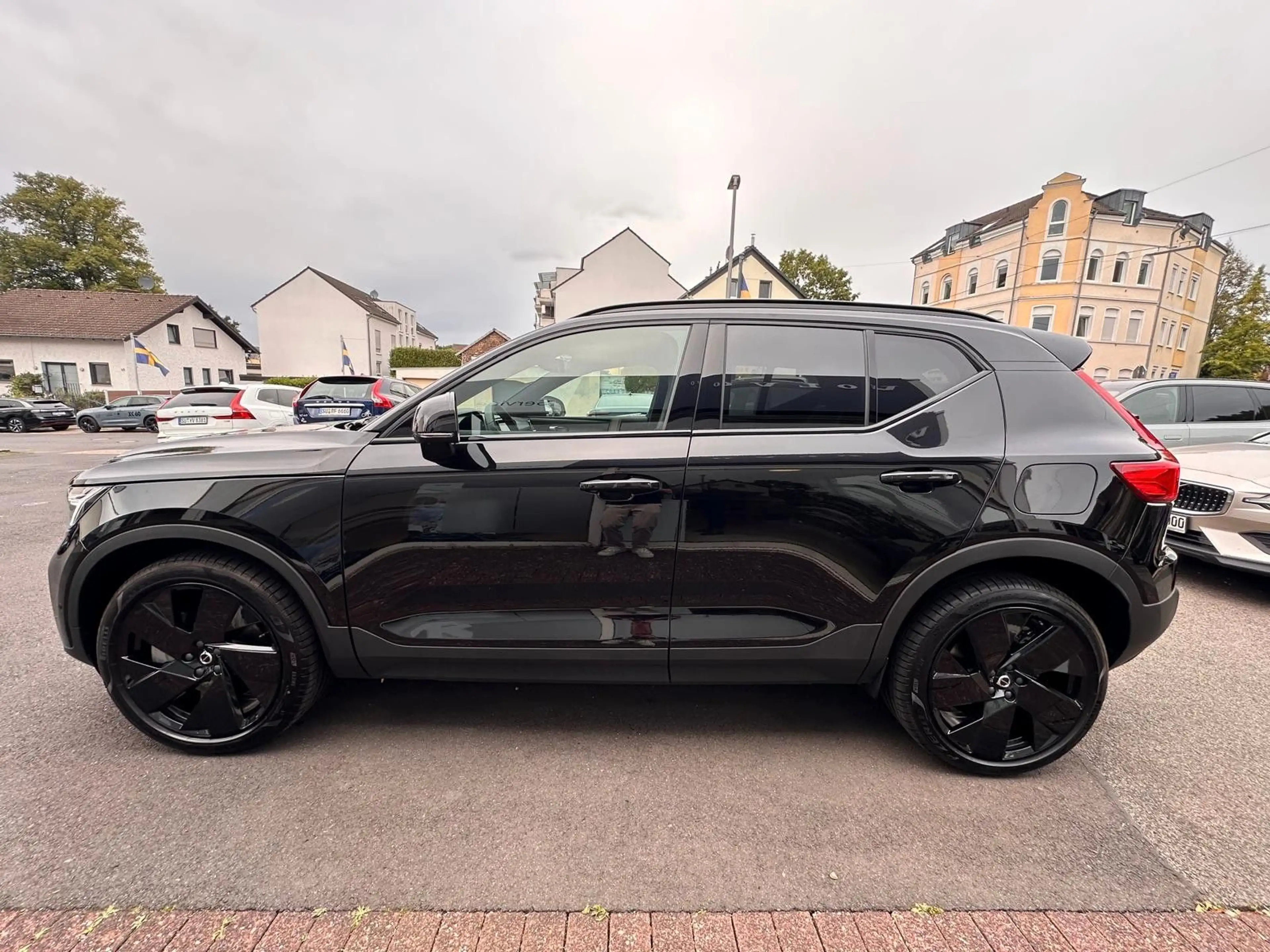 Volvo EX40 RWD LR Ultra Black Edition AHK,Alca,Pano360 — photo 13