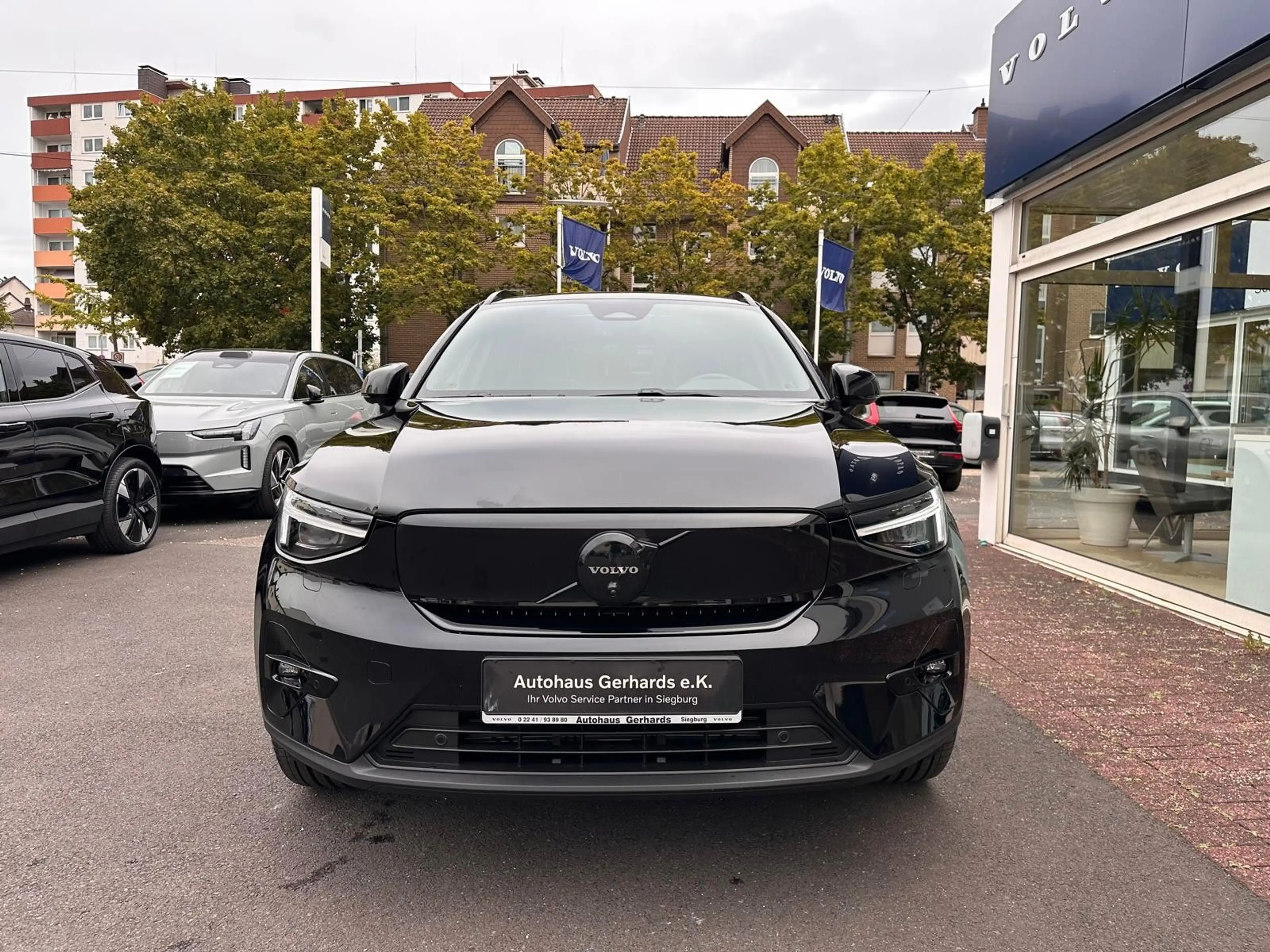 Volvo EX40 RWD LR Ultra Black Edition AHK,Alca,Pano360 — photo 2