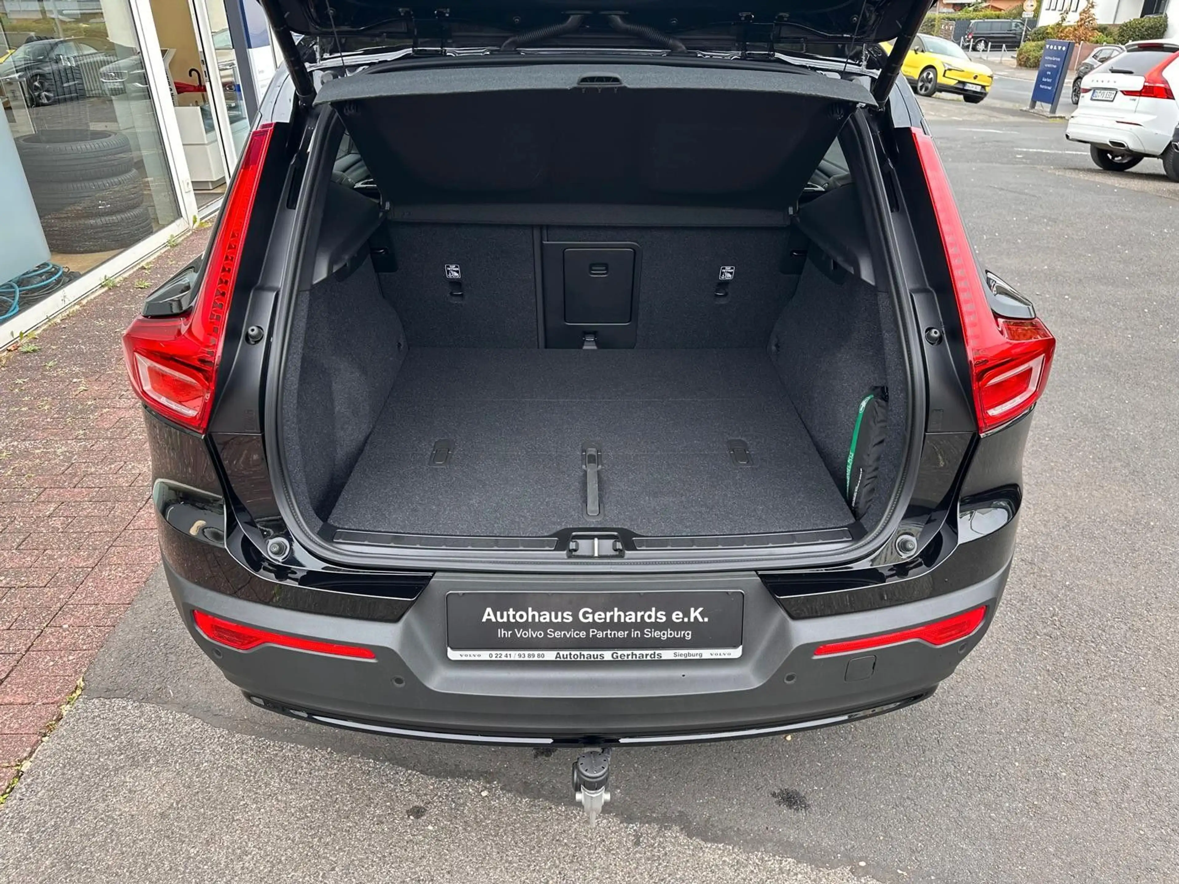 Volvo EX40 RWD LR Ultra Black Edition AHK,Alca,Pano360 — photo 9