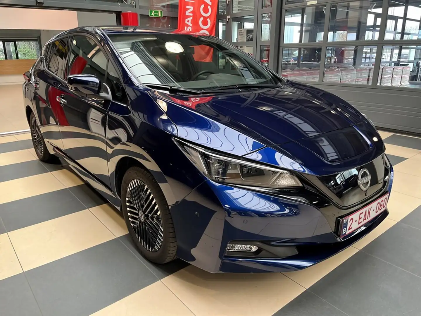 Nissan Leaf Tekna DEMO Blau - 2