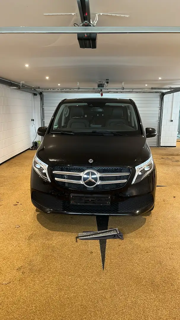 Mercedes-Benz V 220 V 220/250/300 d AVANTGARDE extralang (447.815) Schwarz - 1