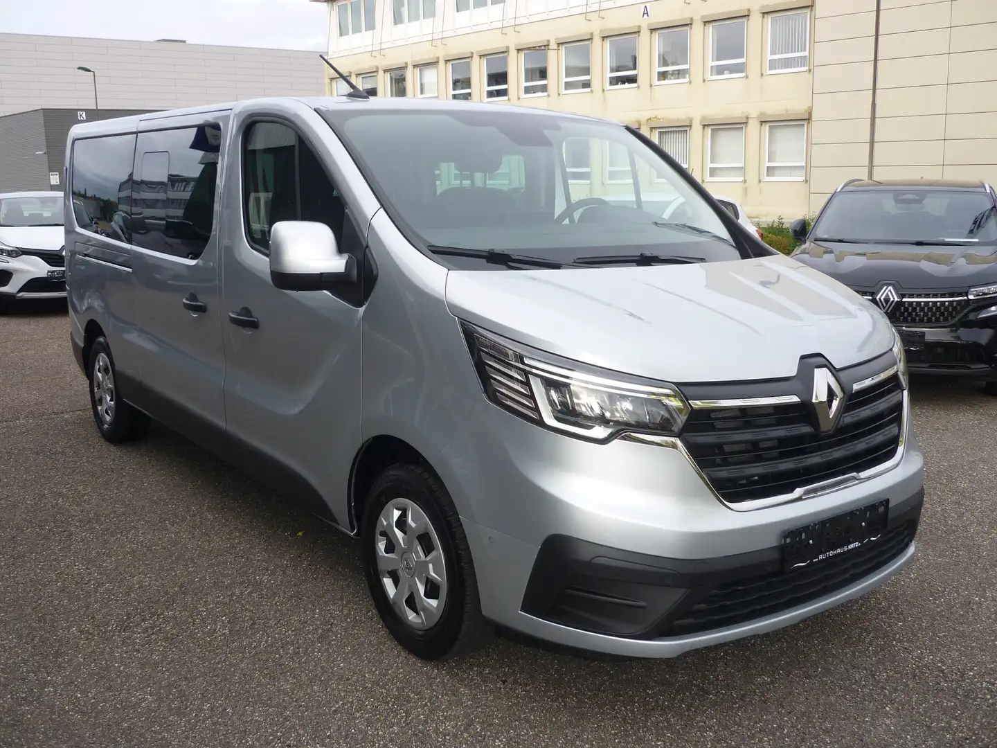 Renault Trafic Blue dCi 150 EDC Grand Life Argent - 2