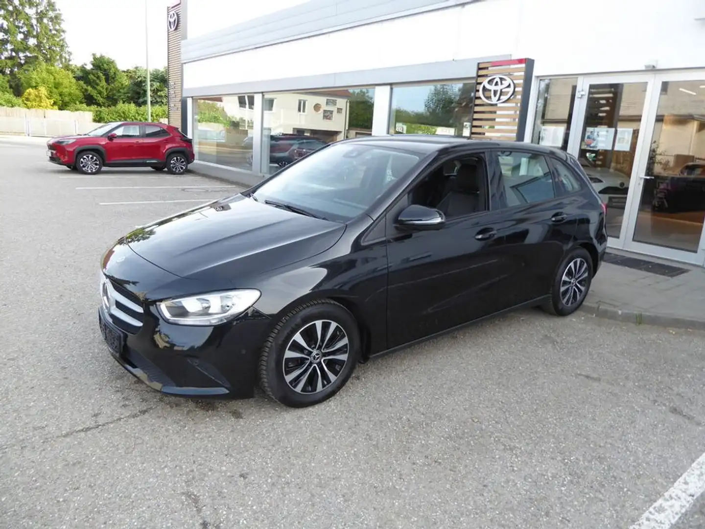 Mercedes-Benz B 180 d Aut. NAVI*KAMERA*SHZ* Schwarz - 2