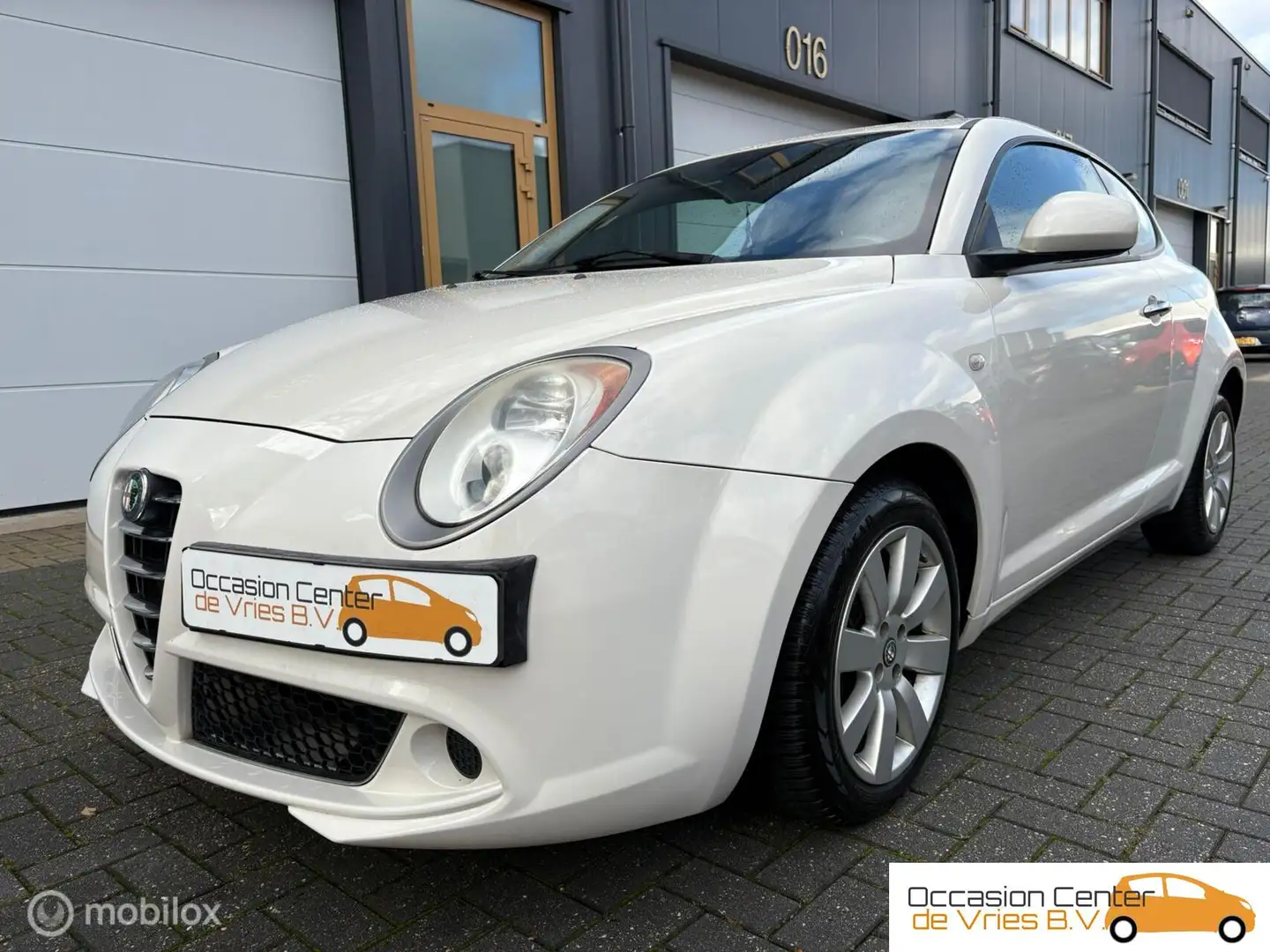 Alfa Romeo MiTo 1.4 NaviAircoVelgnBluetoothAchteruitrijcamera Beige - 2