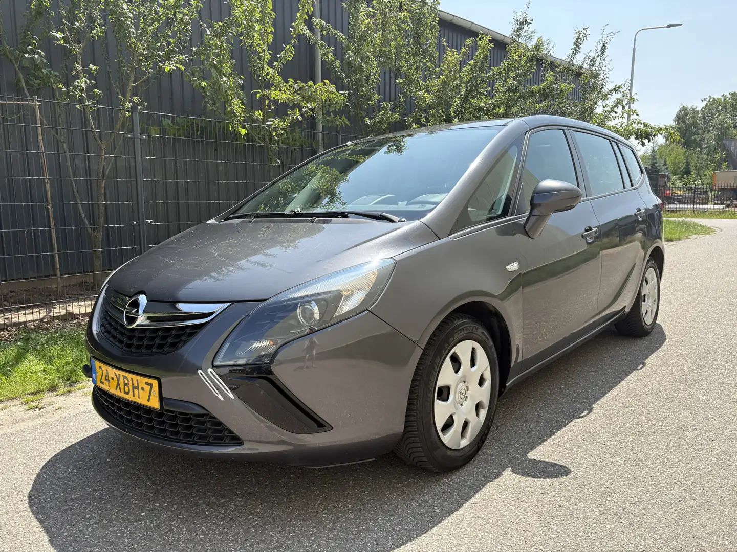 Opel Zafira Tourer 1.4 Cosmo / NAVI / AIRCO / 7 PERSOONS Grijs - 1