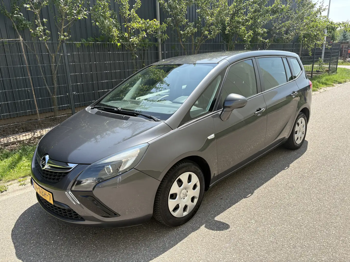 Opel Zafira Tourer 1.4 Cosmo / NAVI / AIRCO / 7 PERSOONS Grijs - 2