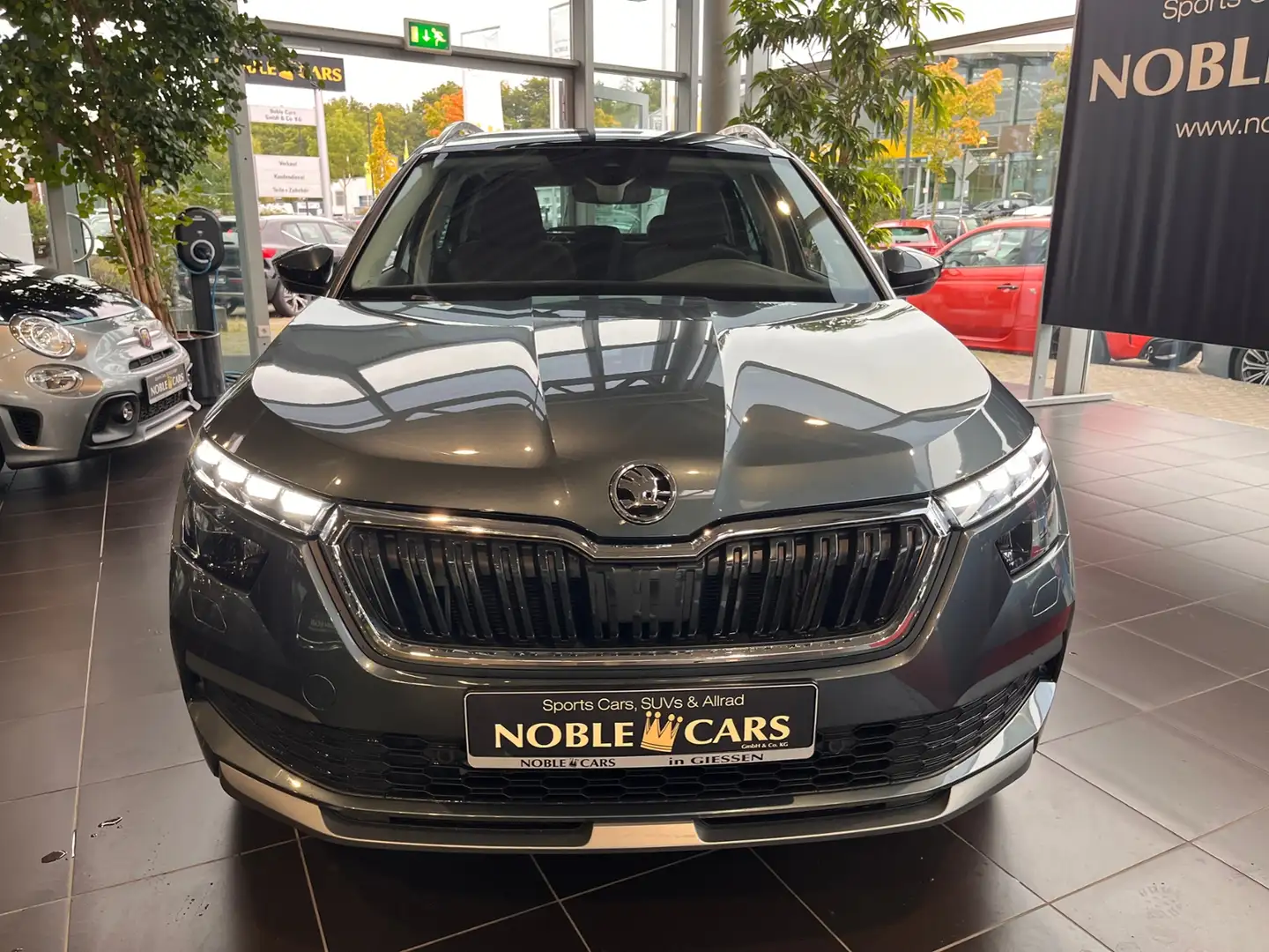 Skoda Kamiq Style NAVI ACC PANO KAMERA Grau - 2