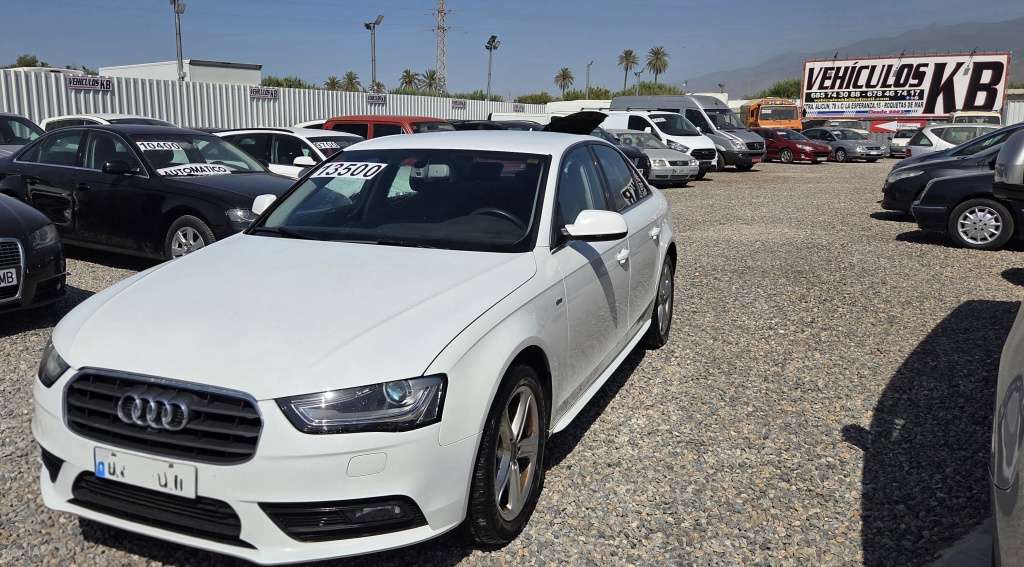 Audi A4 2.0TDI DPF S line edition quattro 150 - foto 1