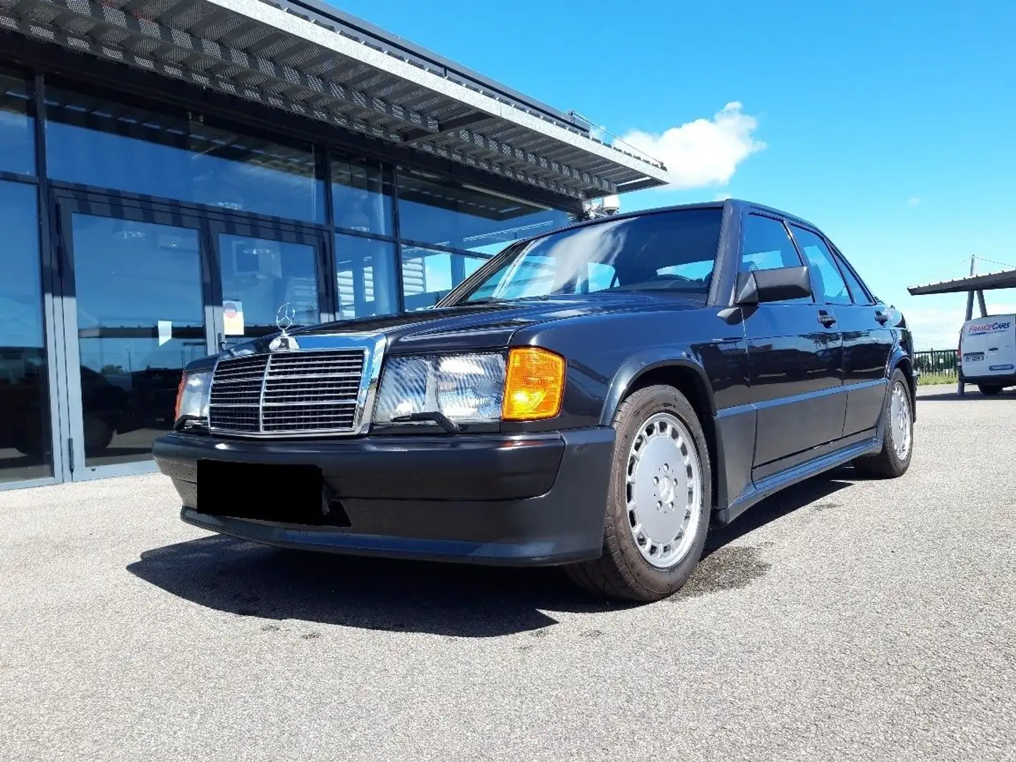Mercedes-Benz 190 E 2.3-16 SOUPAPES MOTEUR RECONDITIONNE A NEUF Noir - 2