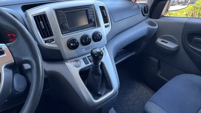 Nissan Evalia view 14