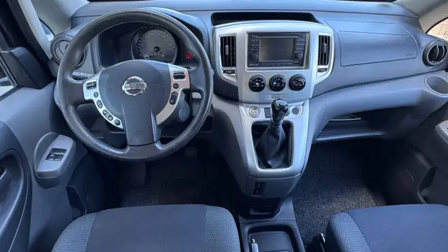 Nissan Evalia view 11