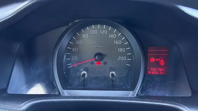 Nissan Evalia view 13