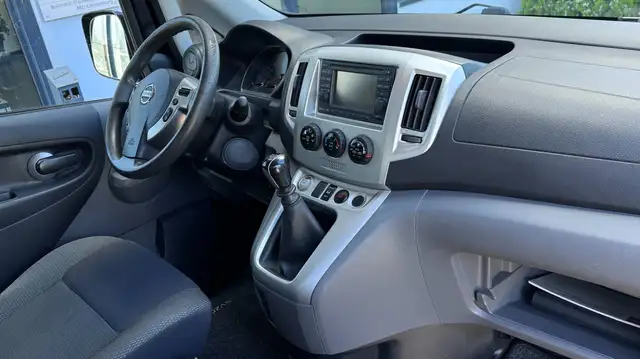 Nissan Evalia view 12