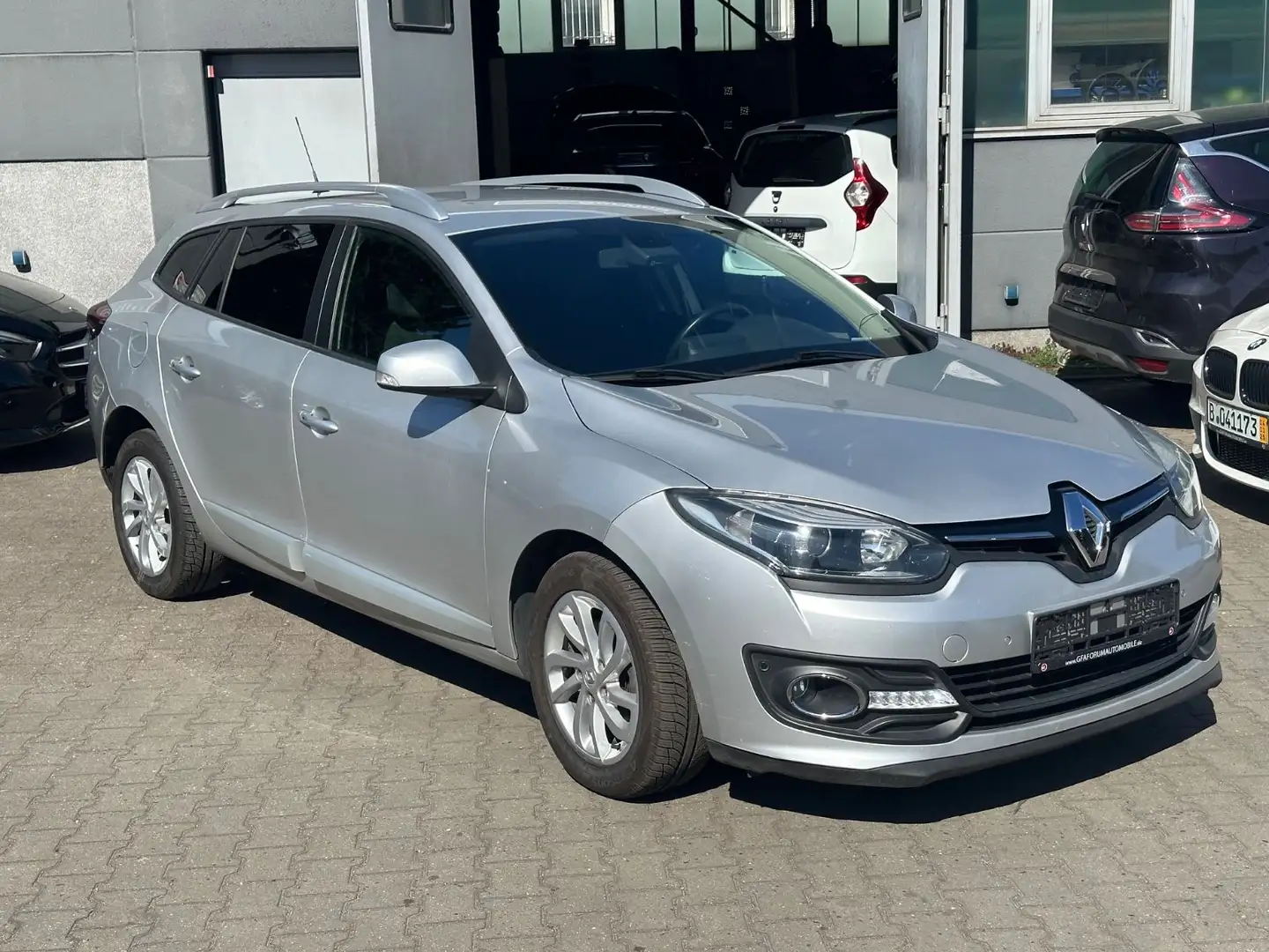Renault Megane III Aut.Grandtour Paris Navi Klima DeLuxe Grau - 2