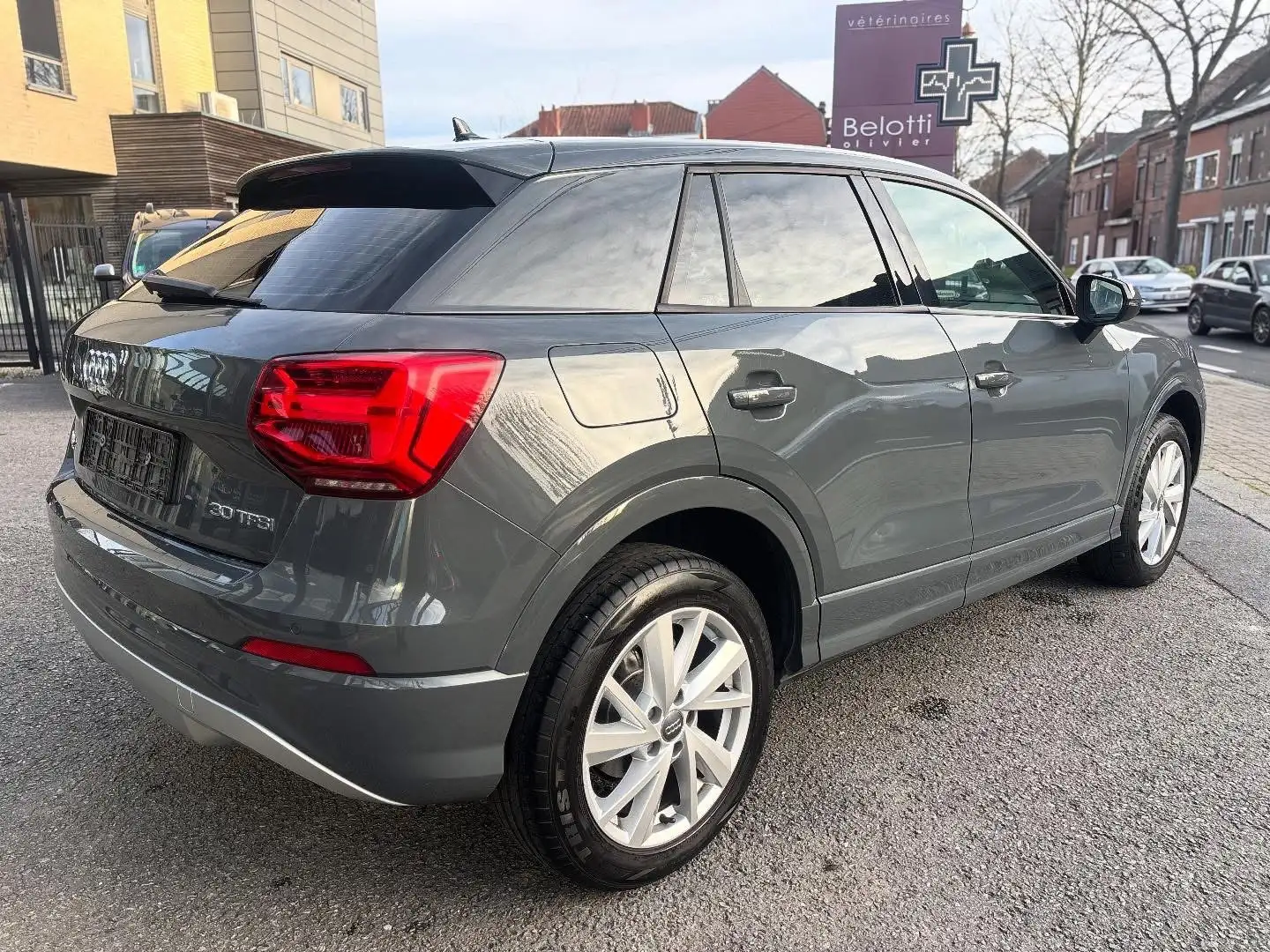 Audi Q2 Q2 1.0 TFSI Design Grau - 2
