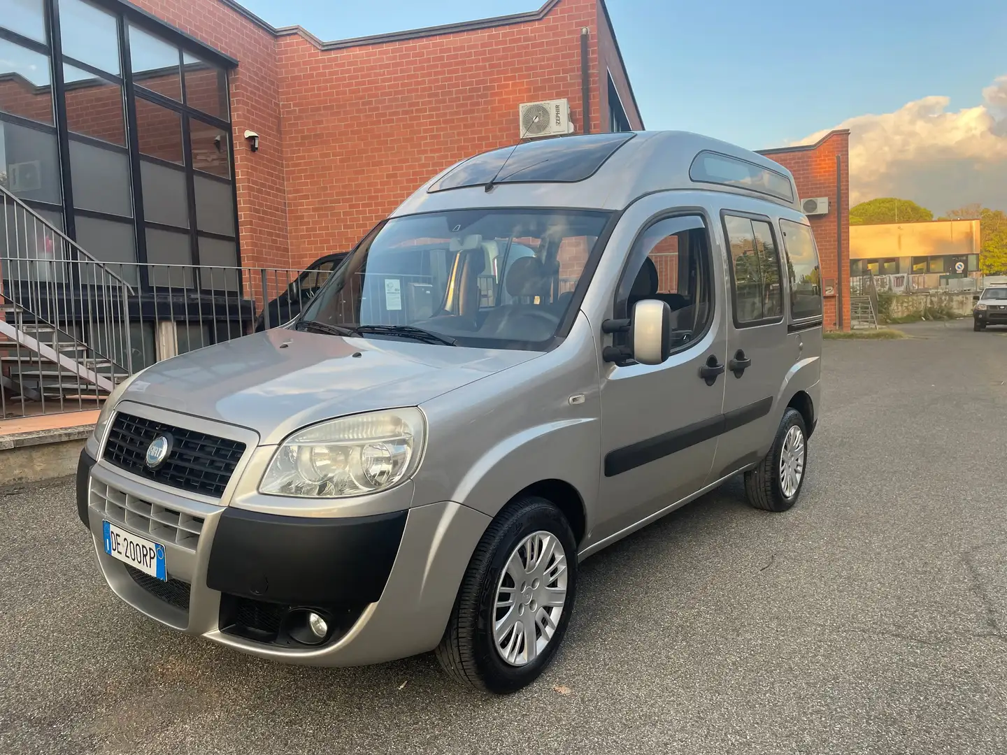 Fiat Doblo 1.3 mjt 16v Family TRASPORTO DISABILI Argento - 2