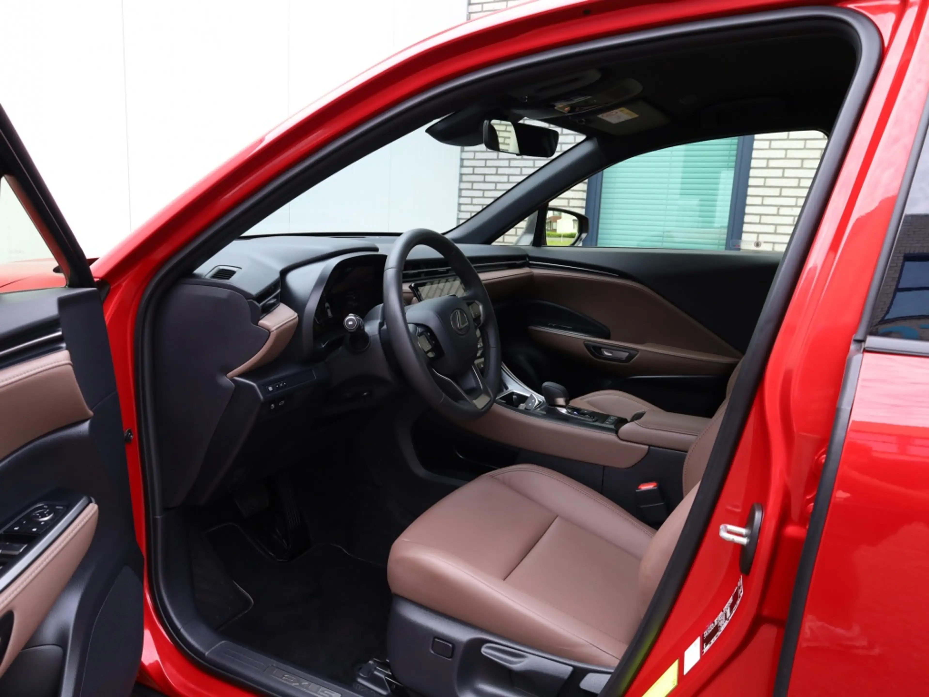 Lexus LBX Elegant 2WD | Advanced Pack | 360 Camera | Mark Le — photo 3