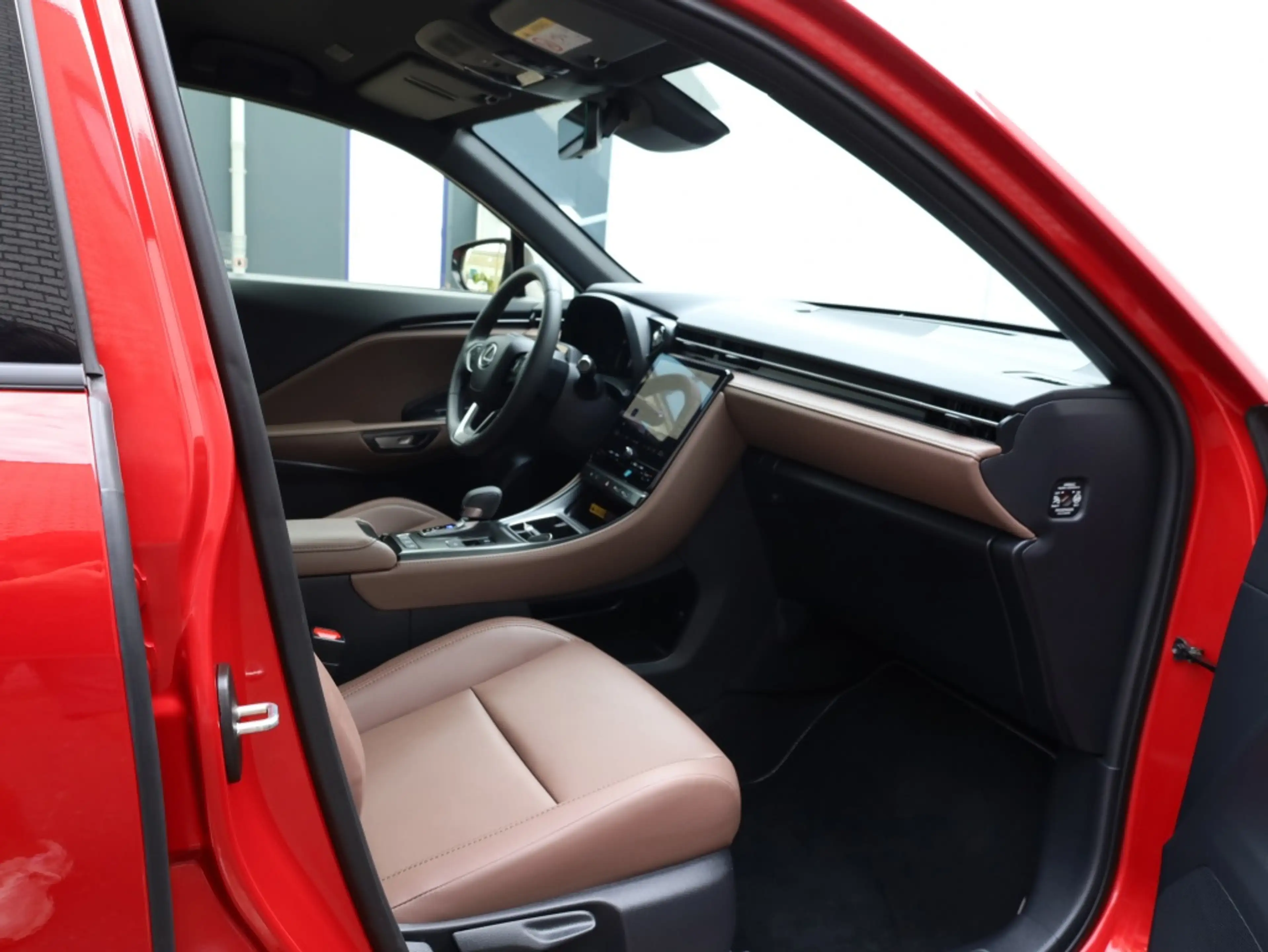 Lexus LBX Elegant 2WD | Advanced Pack | 360 Camera | Mark Le — photo 9