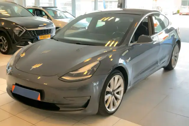 Tesla Model 3 Long Range Dual AWD 75kWh! 351PS! TÜV NEU!...