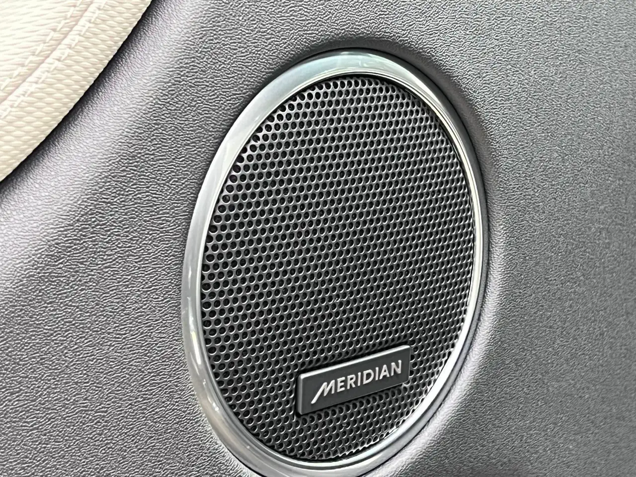 Land Rover Discovery Sport снимка Land Rover Discovery Sport
