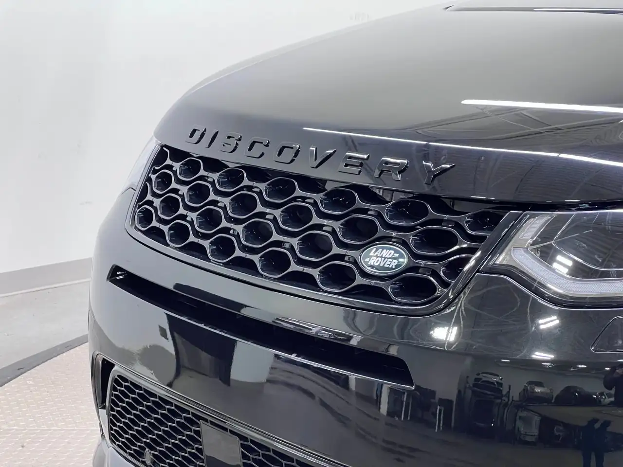 Land Rover Discovery Sport снимка Land Rover Discovery Sport