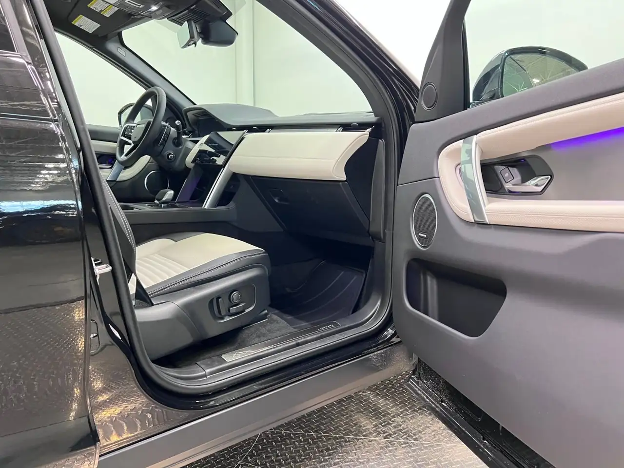 Land Rover Discovery Sport снимка Land Rover Discovery Sport