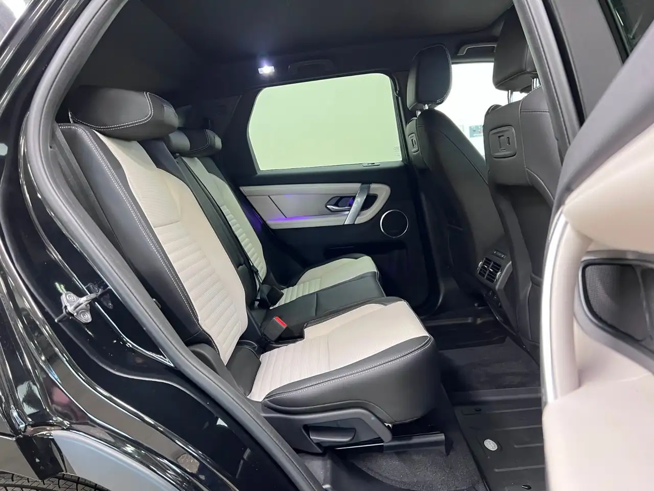 Land Rover Discovery Sport снимка Land Rover Discovery Sport