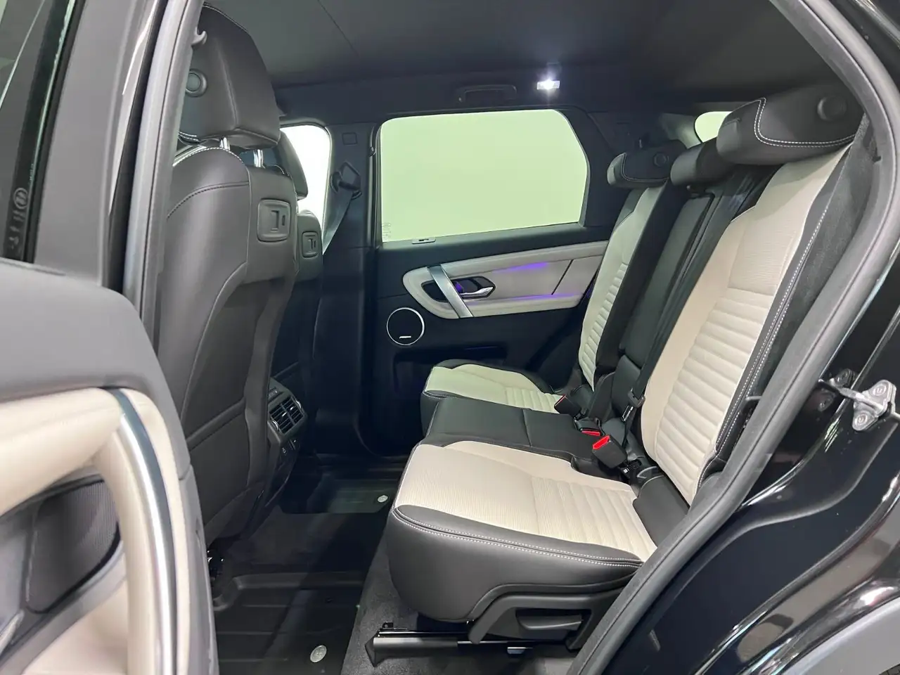 Land Rover Discovery Sport снимка Land Rover Discovery Sport