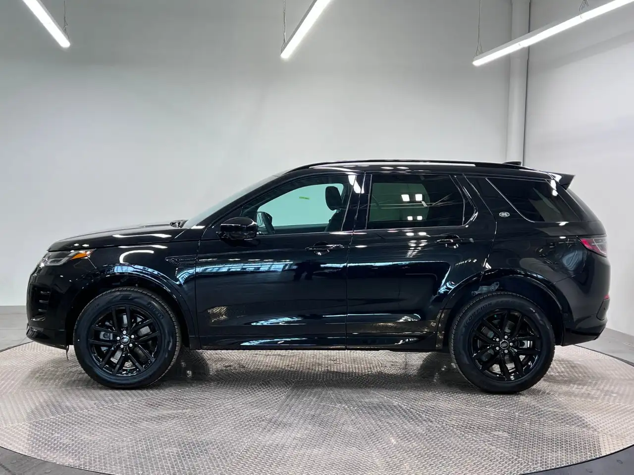 Land Rover Discovery Sport снимка Land Rover Discovery Sport