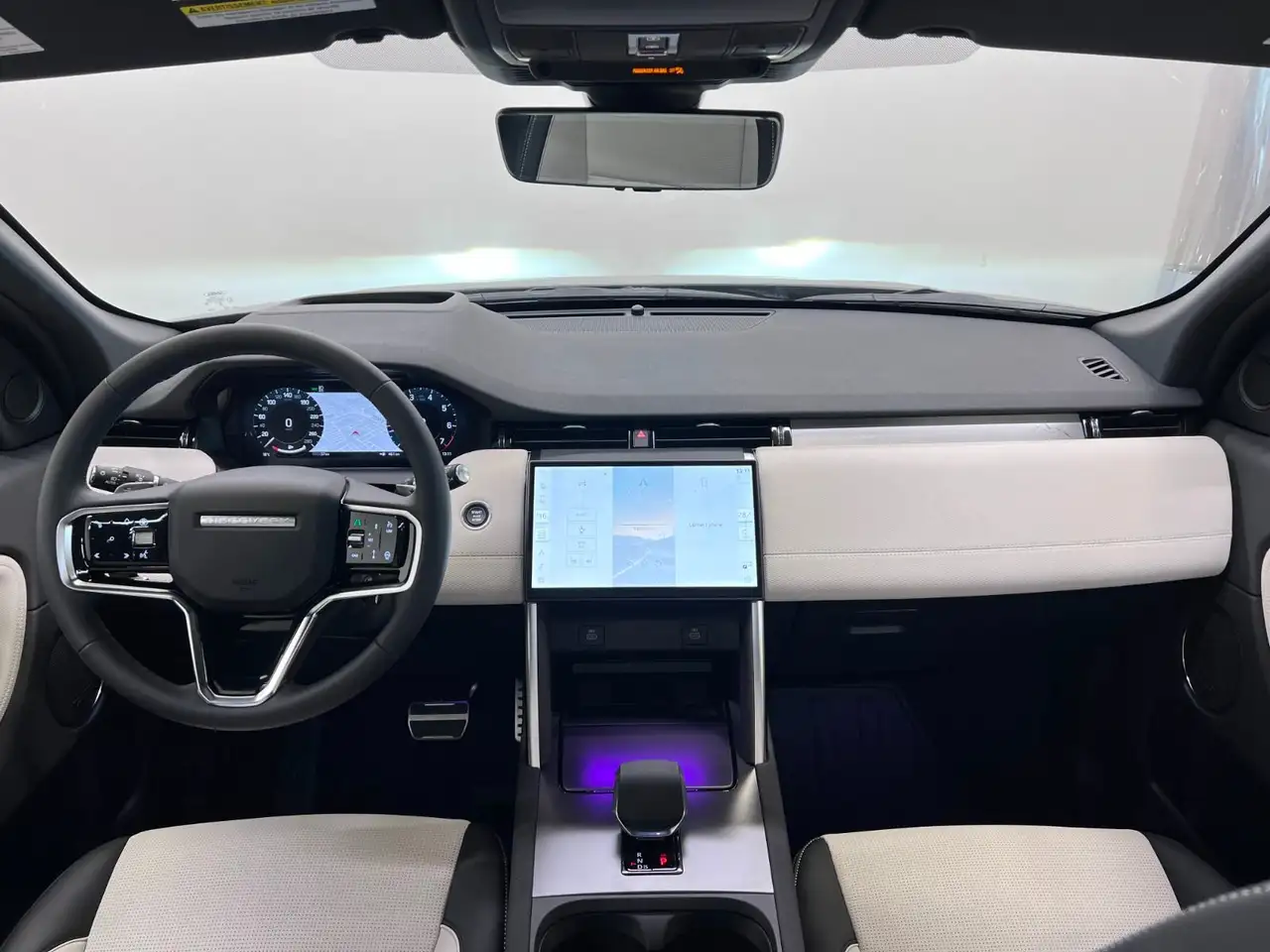 Land Rover Discovery Sport снимка Land Rover Discovery Sport