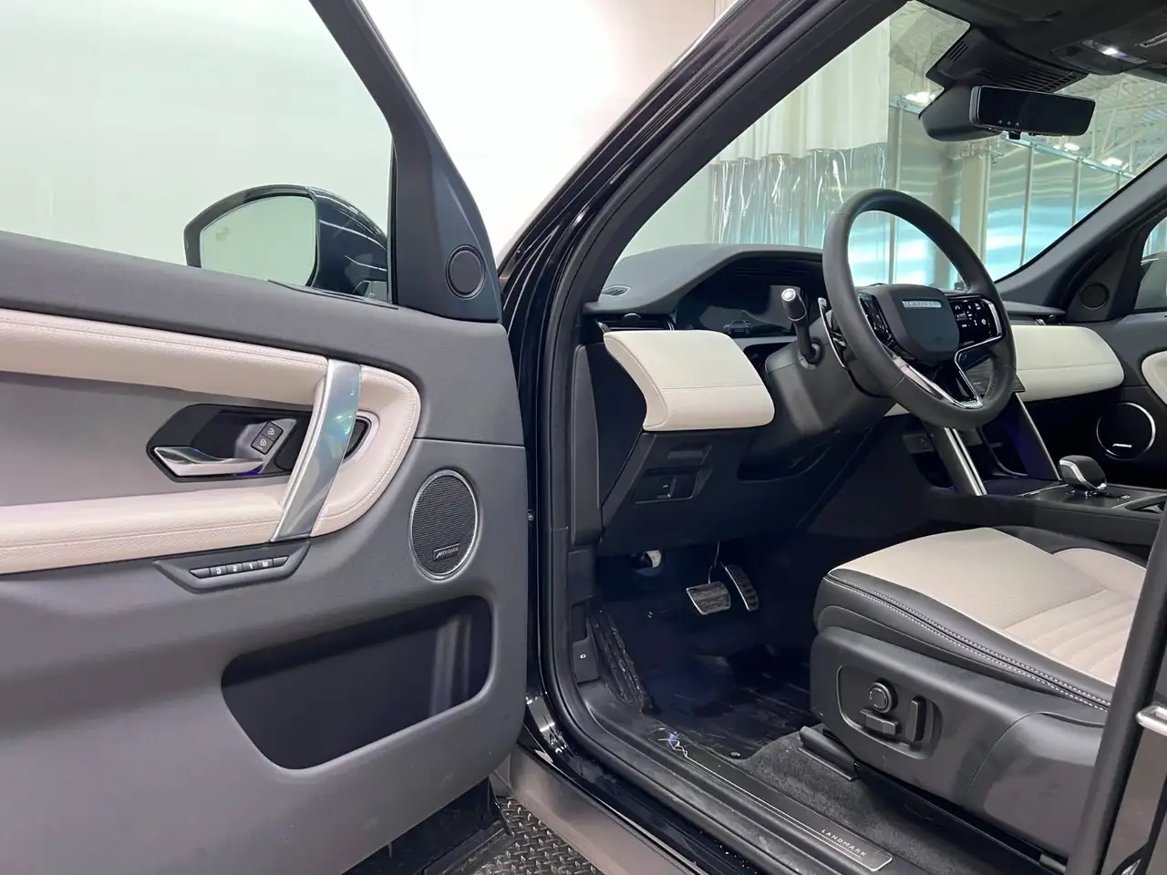 Land Rover Discovery Sport снимка Land Rover Discovery Sport