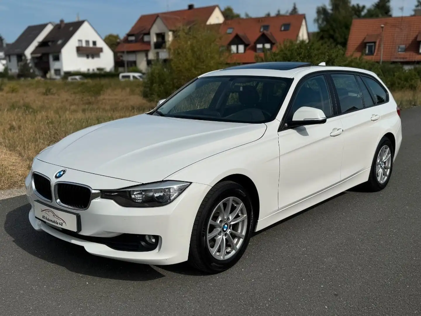 BMW 320 d F31 Touring Automatik*PANO*AHK*NAVI*PDC*SHZ Bianco - 2
