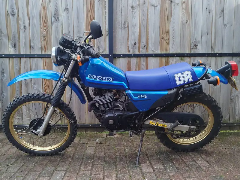 Suzuki DR 250 - foto 2