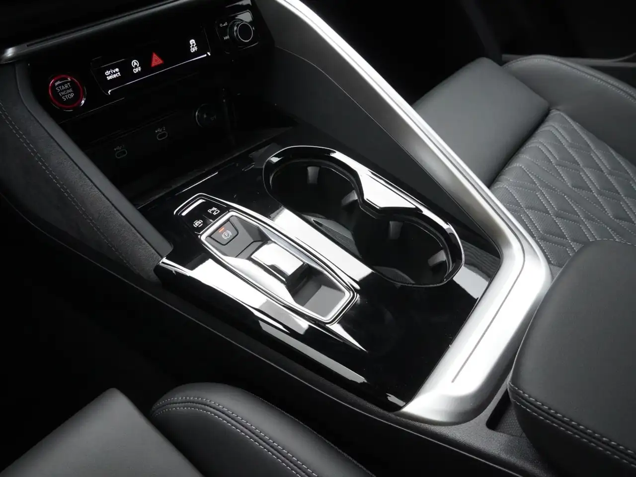 Audi SQ5 снимка Audi SQ5