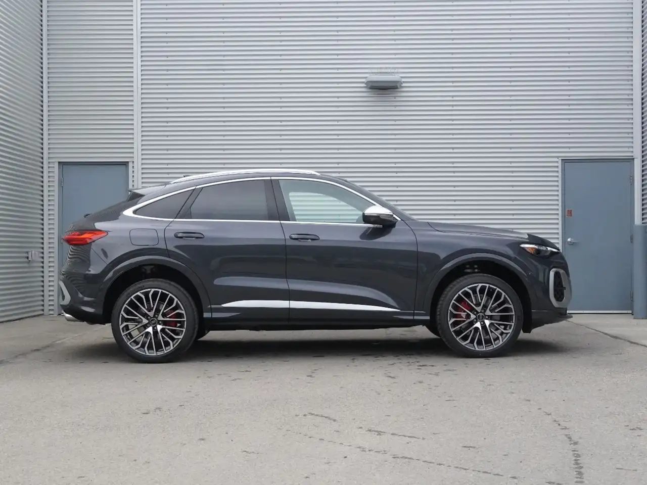 Audi SQ5 снимка Audi SQ5