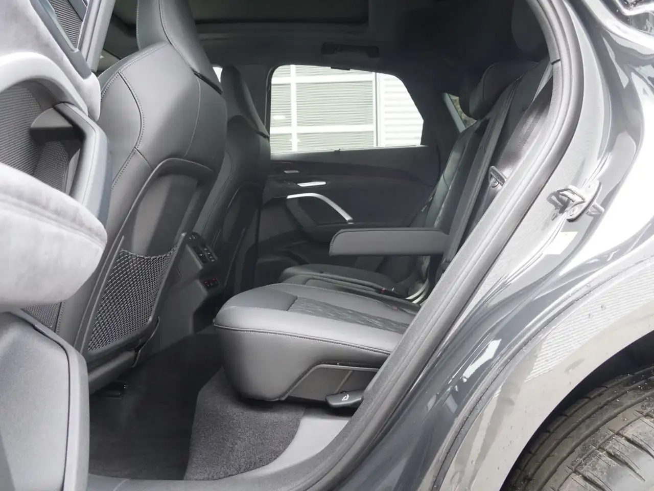 Audi SQ5 снимка Audi SQ5