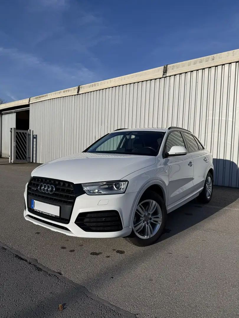 Audi Q3 2.0 TDI quattro sport s-line Weiß - 1