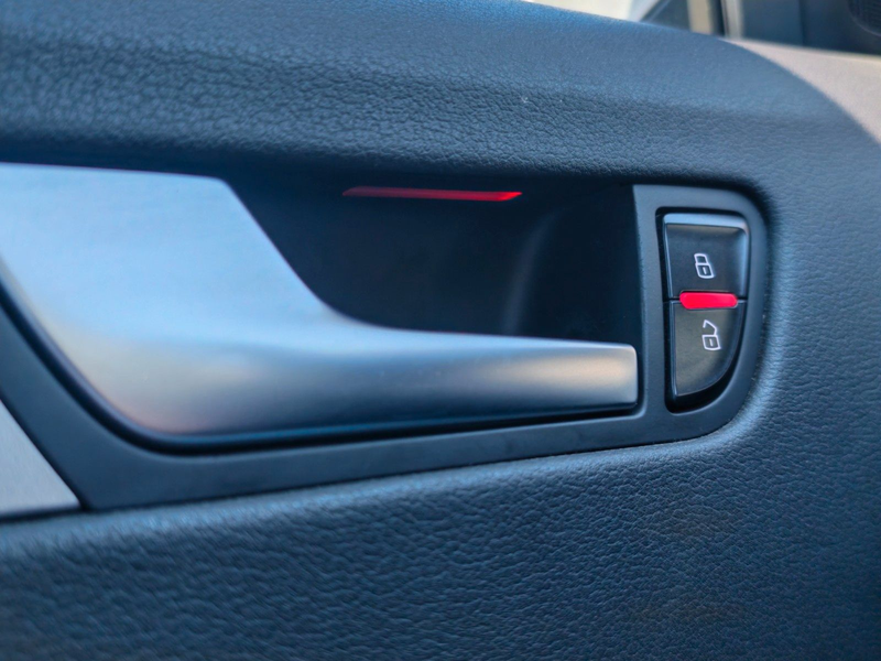 Audi A4 Avant Ambiente Navi Tempomat AHK TÜV Neu — photo 13