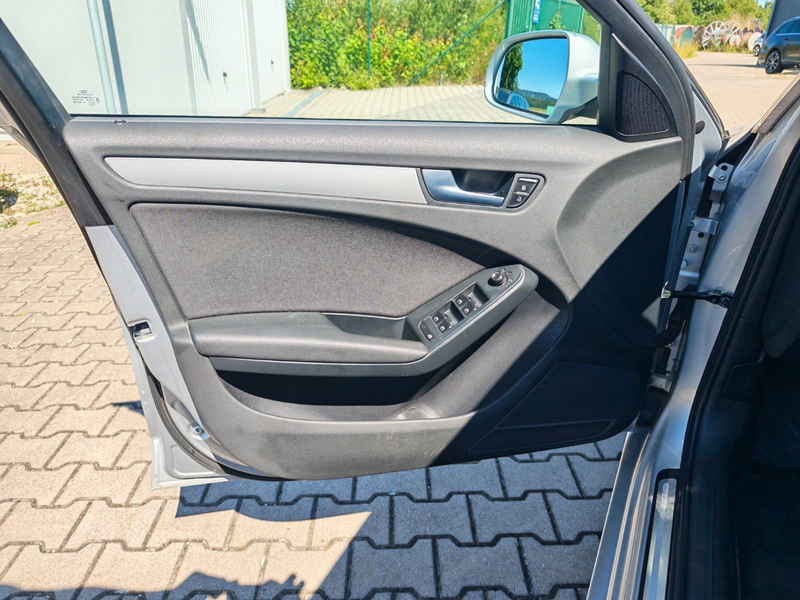 Audi A4 Avant Ambiente Navi Tempomat AHK TÜV Neu — photo 7