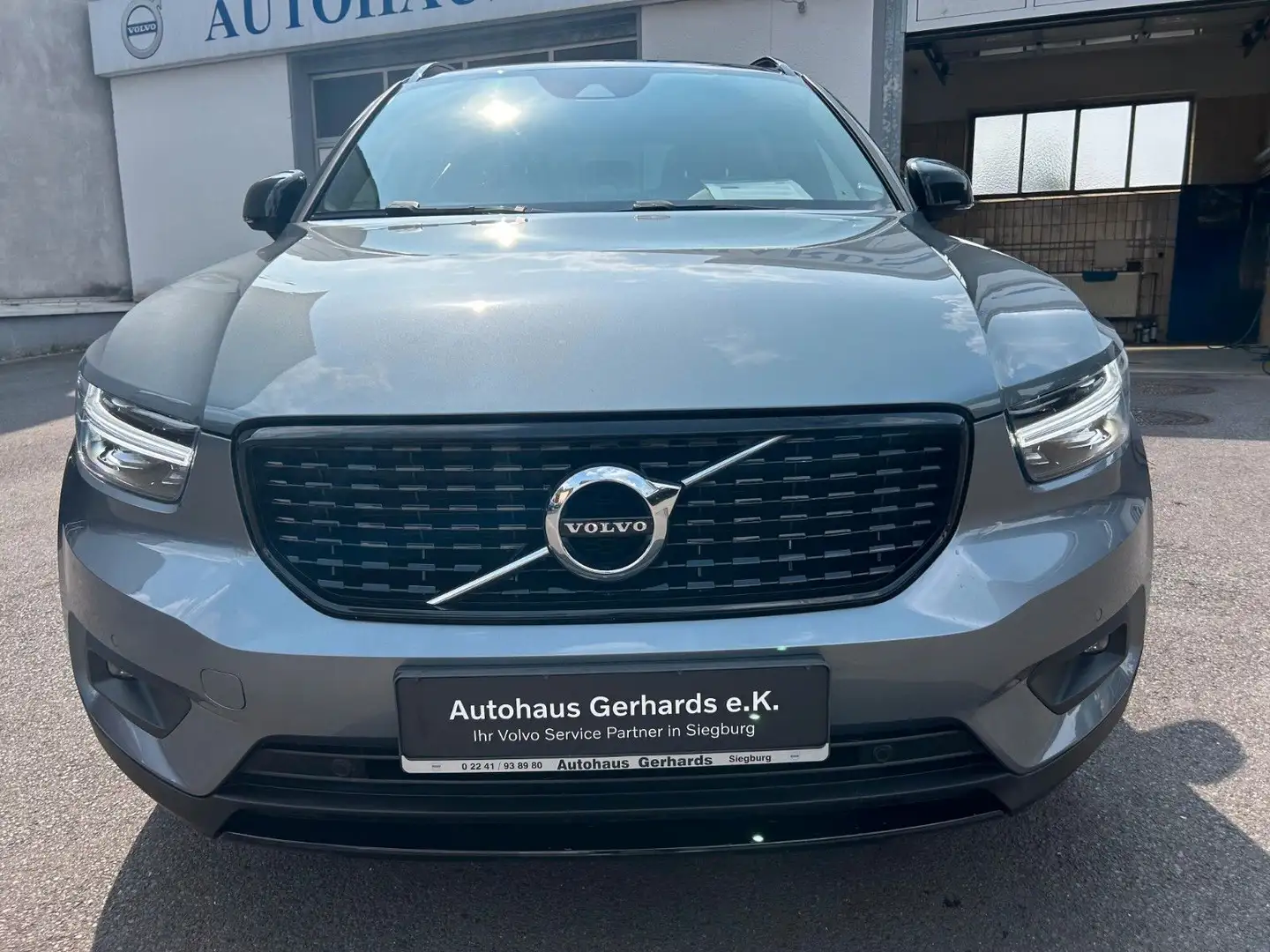 Volvo XC40 D4 R-Design AWD,AHK,ACC,BLIS,360°,Alcantara siva - 2