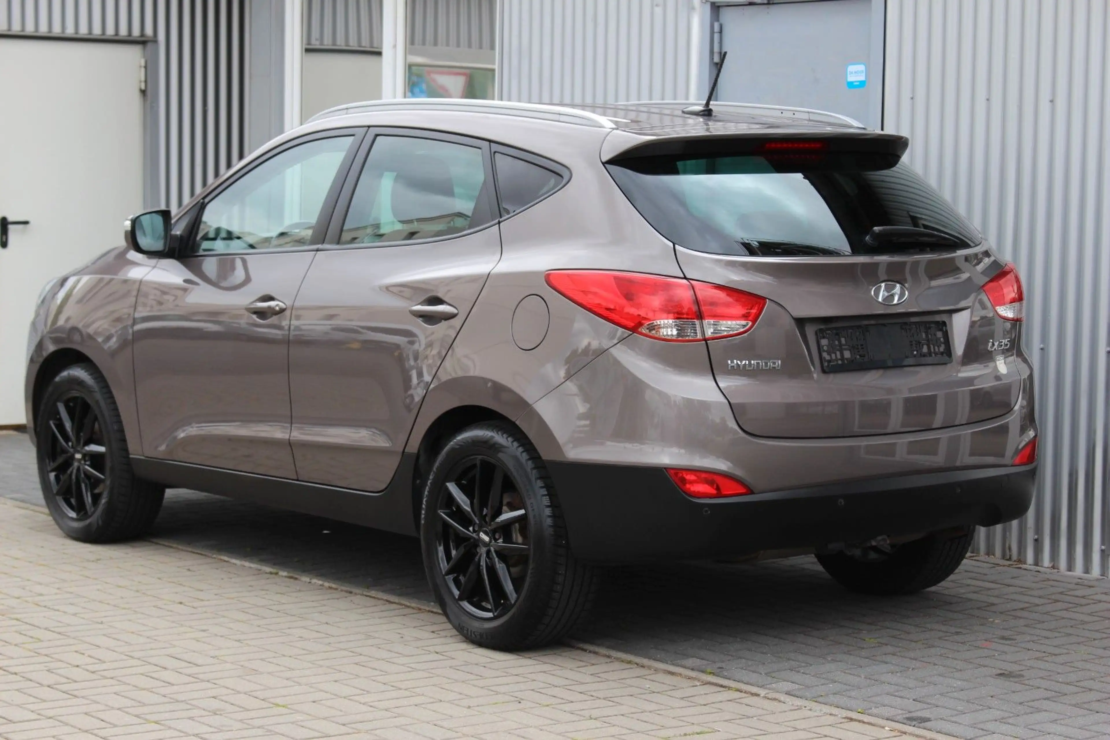 Hyundai iX35 Style 2WD Automatik+Navi+Kamera+AHK — photo 4