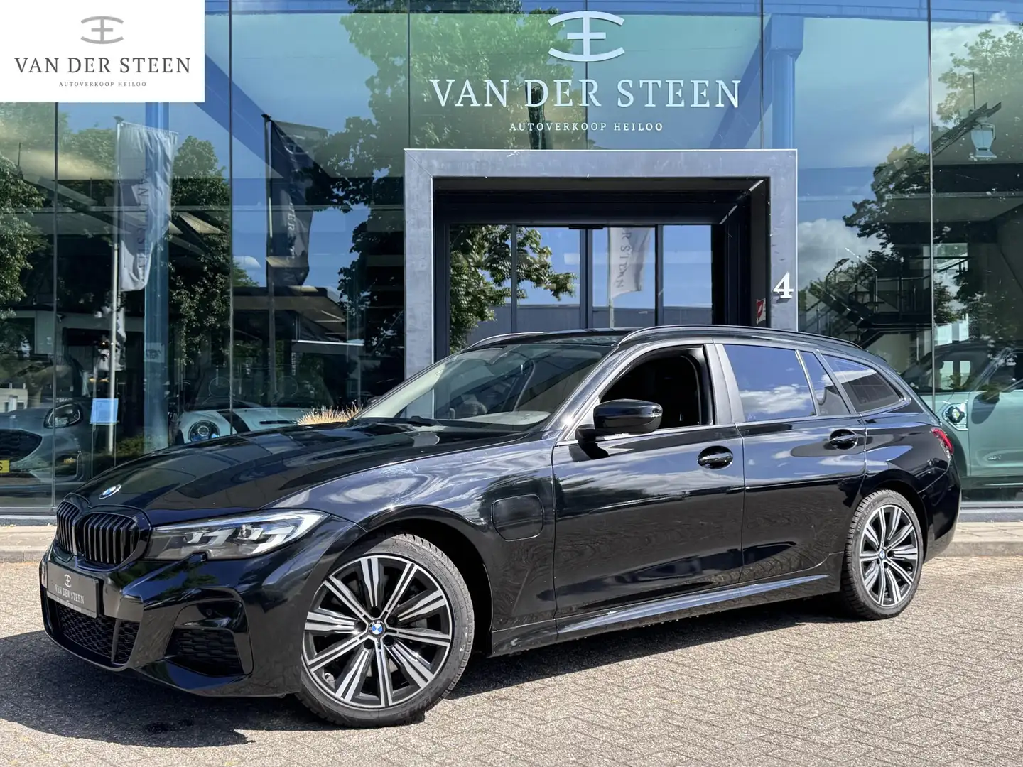 BMW 330 3-serie Touring 330e xDrive Business Edition Plus Noir - 1
