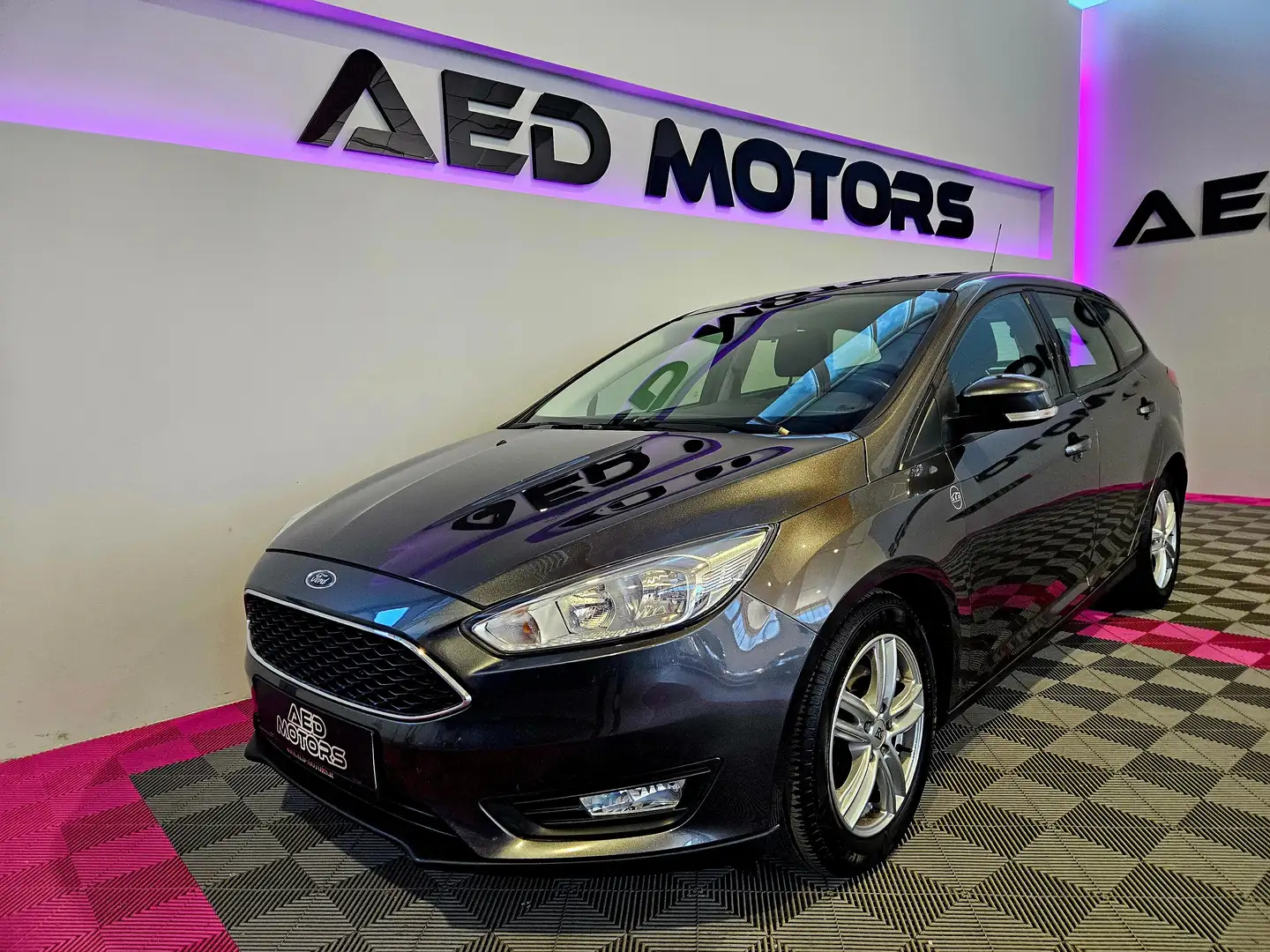 Ford Focus Trend Grau - 2