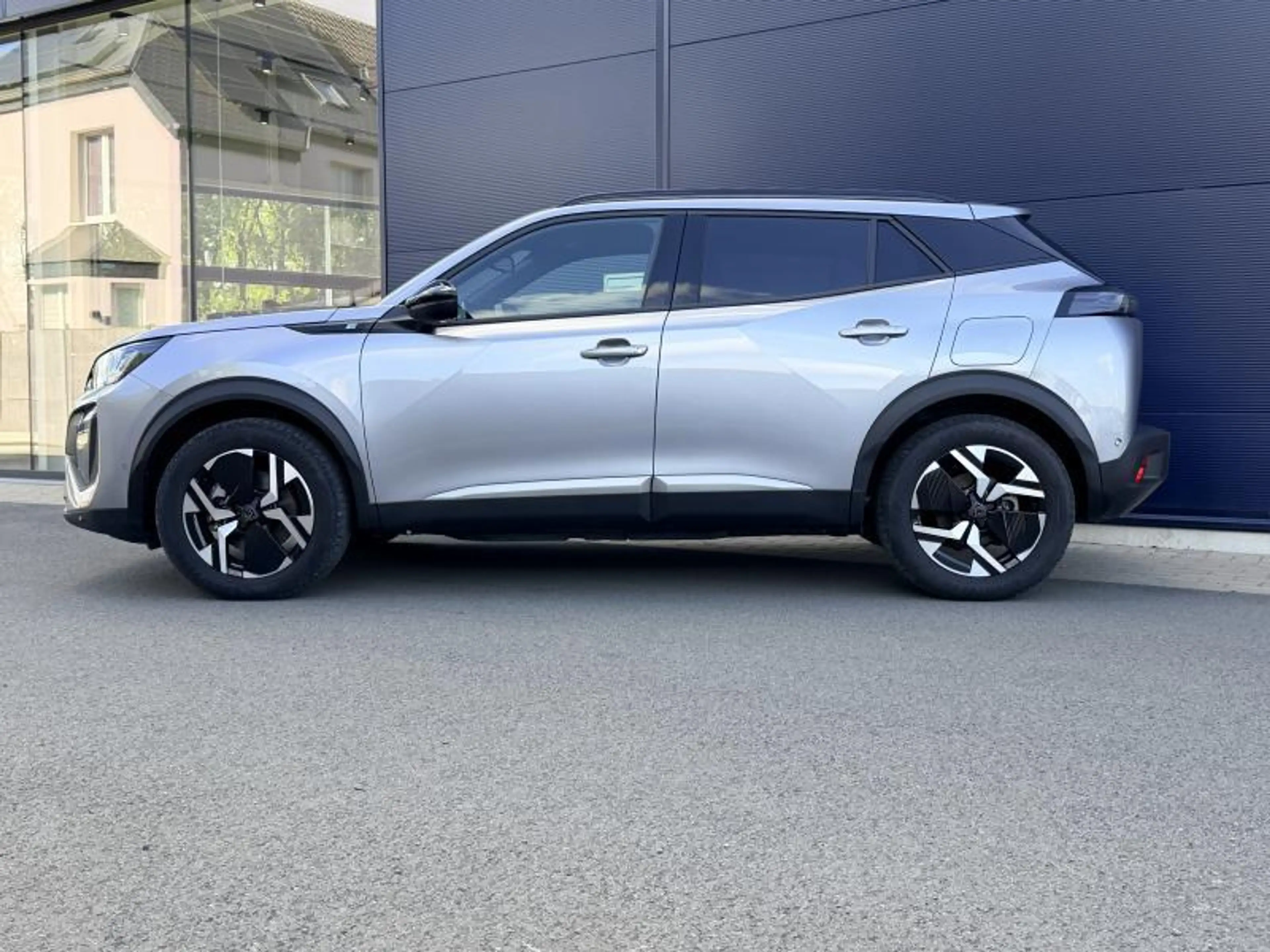 Peugeot e-2008 Allure - 54 Kw - 156Ch - Cam Av&Ar - Gps - Carplay — photo 2