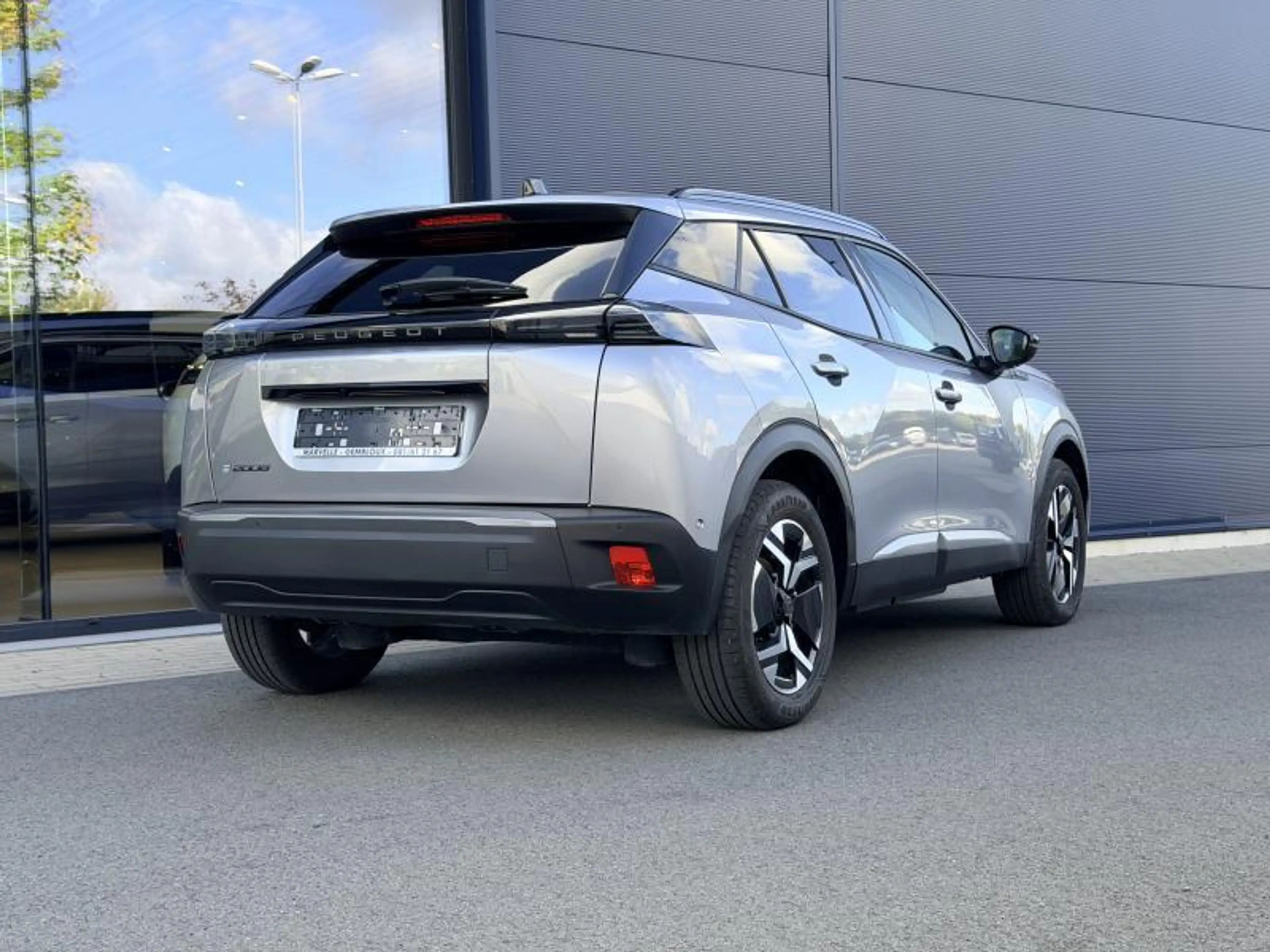 Peugeot e-2008 Allure - 54 Kw - 156Ch - Cam Av&Ar - Gps - Carplay — photo 4