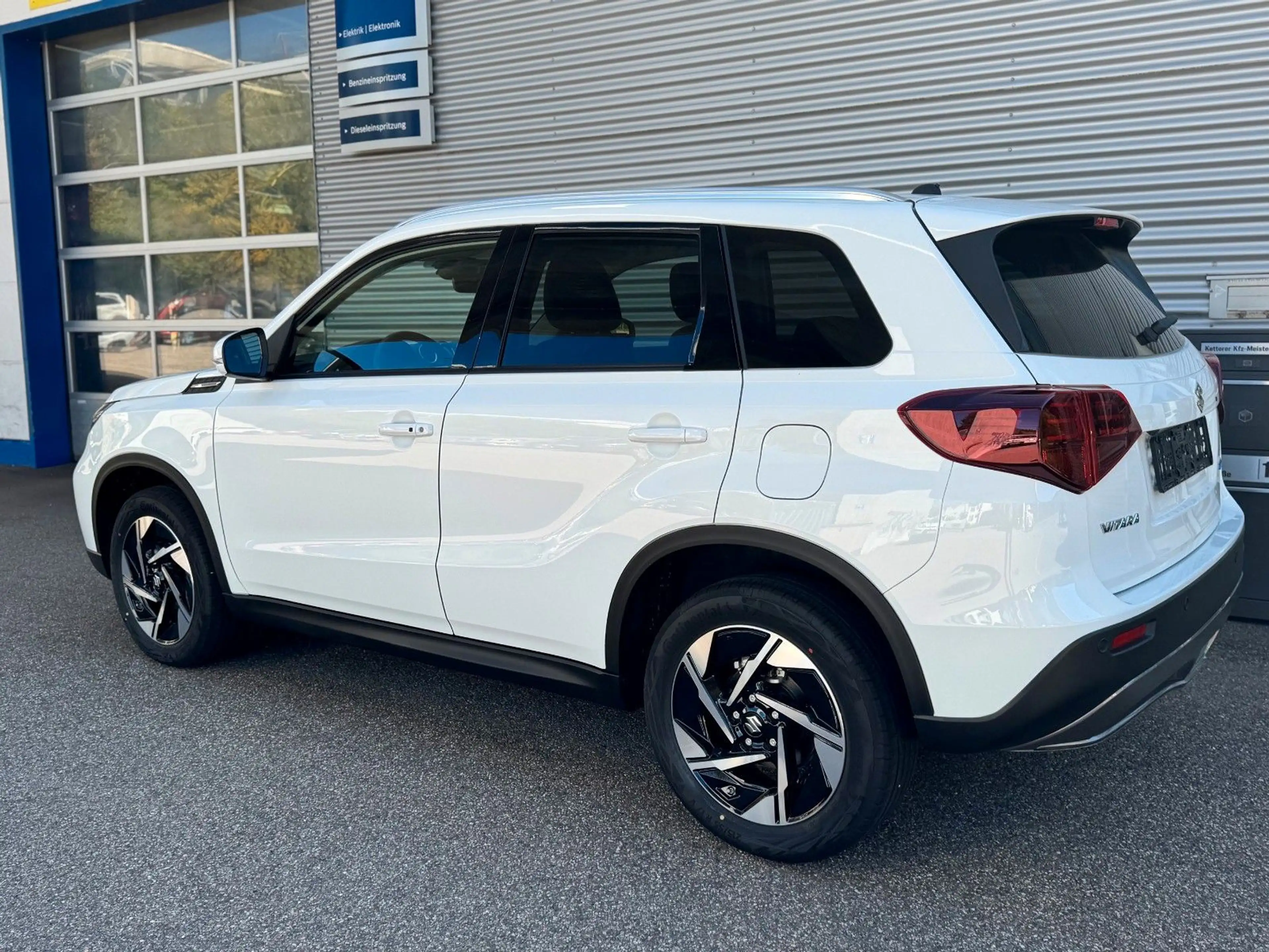 Suzuki Vitara 1.4 BOOSTERJET Hybrid Comfort+ Allgrip — photo 4