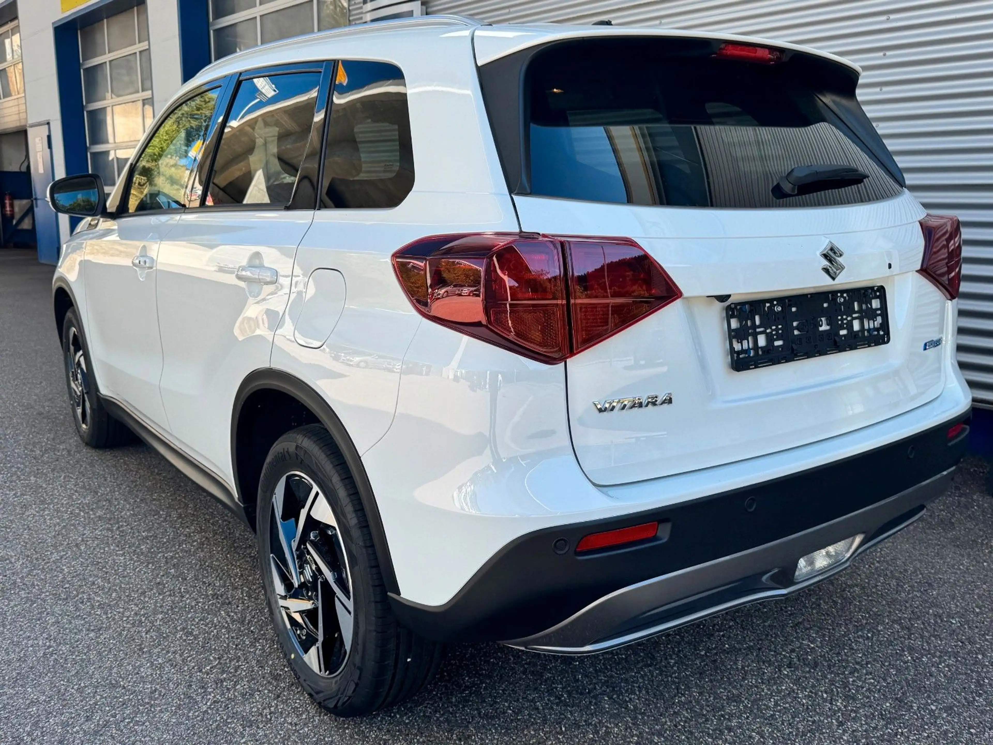 Suzuki Vitara 1.4 BOOSTERJET Hybrid Comfort+ Allgrip — photo 2
