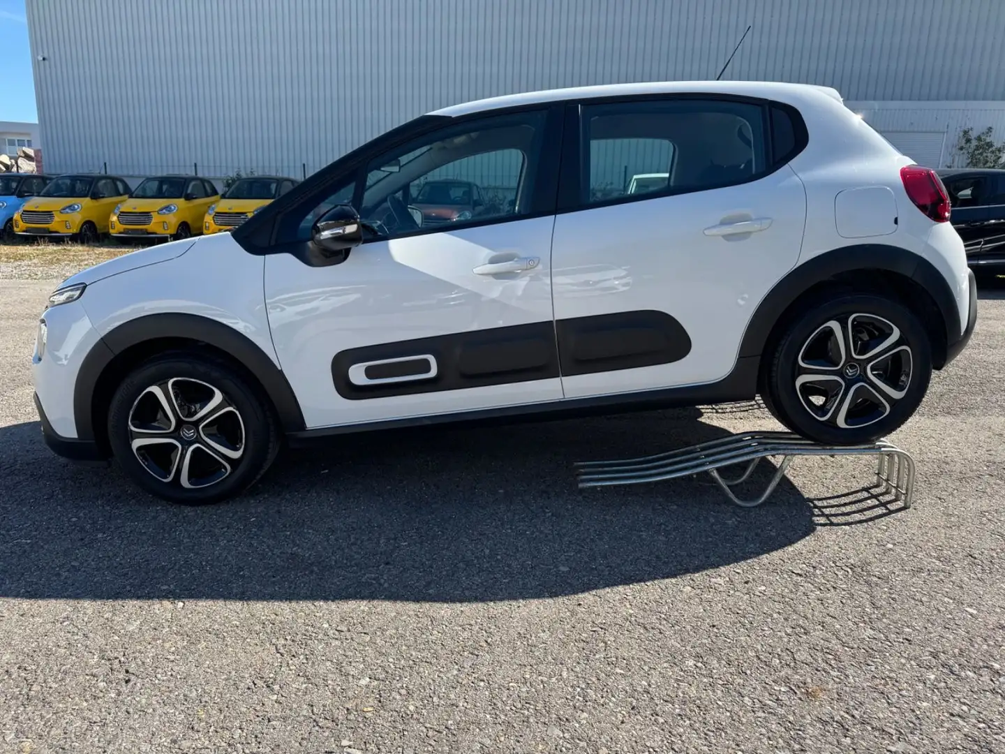 Citroen C3 1.2 PureTech Feel Led Navi Klimaauto Apple CarPlay Weiß - 2