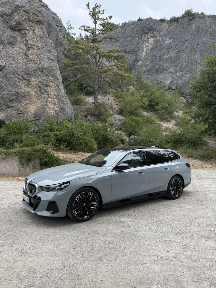 BMW i5