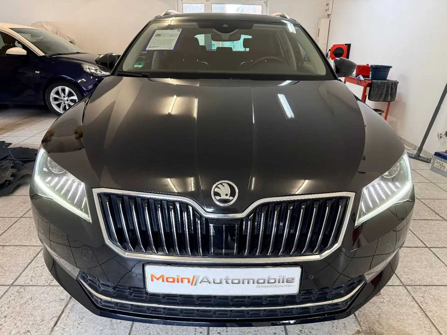 Skoda Superb Combi L&K Schwarz - 2
